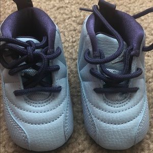 Kids sneakers